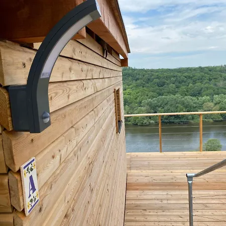 - B - Vyhlídka Nad řekou *